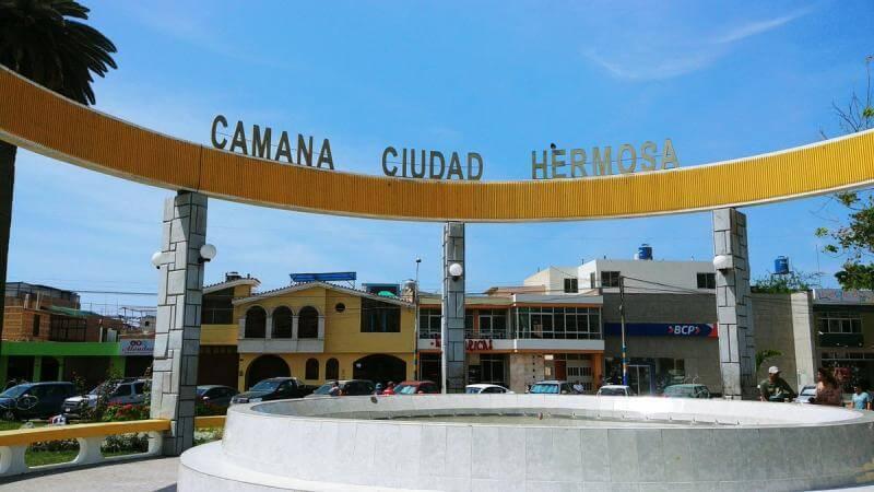 Plaza de Armas de Camaná - Lugar turístico en Camaná, Perú