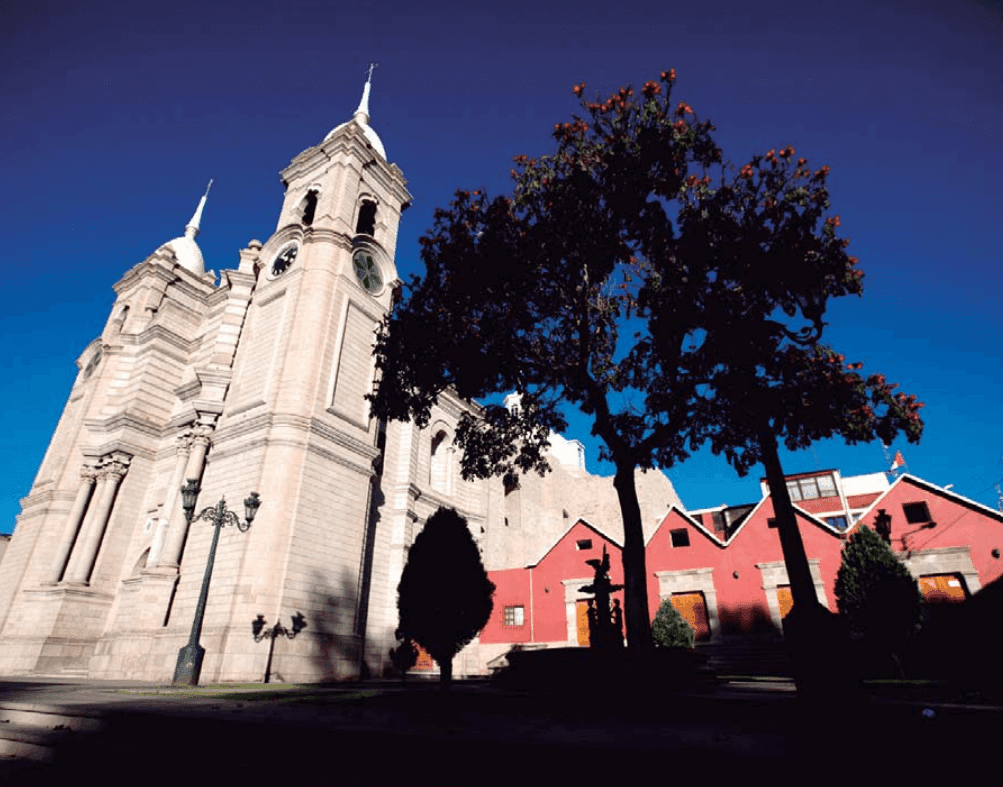 Iglesia de Santo Domingo - Lugar turístico en Moquegua, Perú