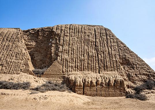 Huacas del Sol y la Luna - Lugar turístico en Trujillo, Perú